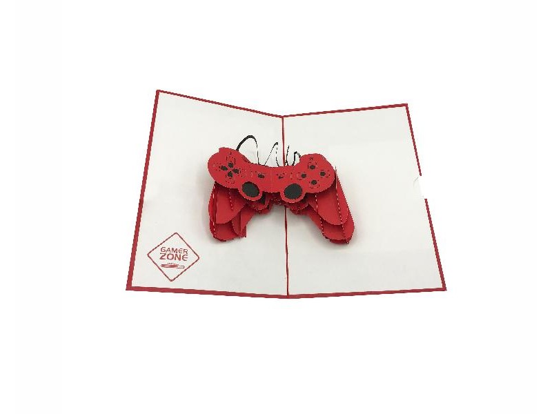 Biglietto pop-up gamer con controller 3D rosso e scritta Gamer Zone