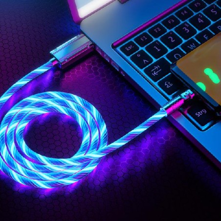 Cavo USB-C con luce dinamica in uso con smartphone Android