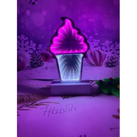 Lampada decorativa Gelato LED accesa in ambiente, luce rosa e bianca