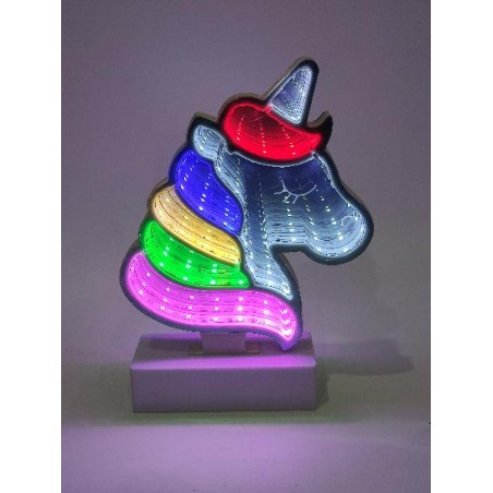 Illuminazione LED tunnel della lampada unicorno NelQuieOra in ambiente notturno