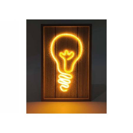 Lampada LED da parete spenta in legno con sagoma lampadina