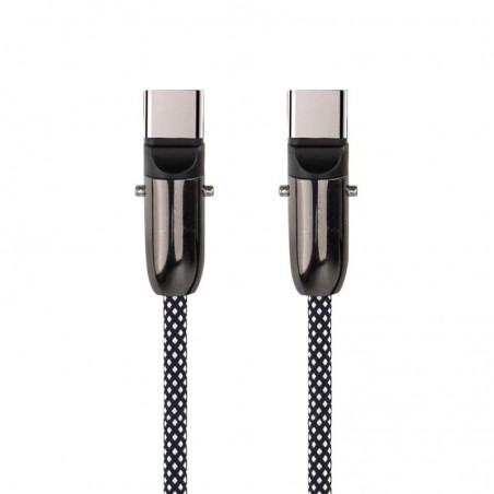 Dettaglio connettori USB-C con finitura metallica e guaina bicolore resistente