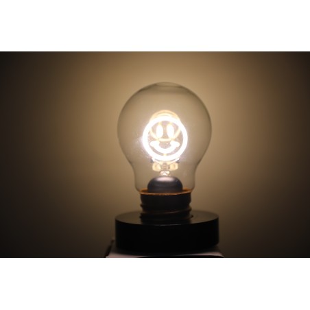 lampadina LED decorativa accesa con faccina smile luminosa, atmosfera calda, Lamp-Adina's NelQuieOra
