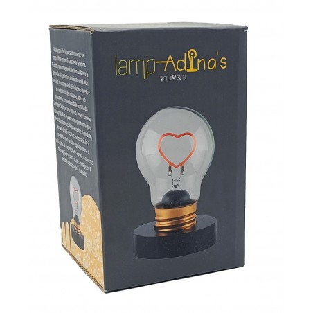 Confezione della Lampadina LED Cuore con immagine frontale su scatola nera, linea Lamp-Adina's NelQuieOra