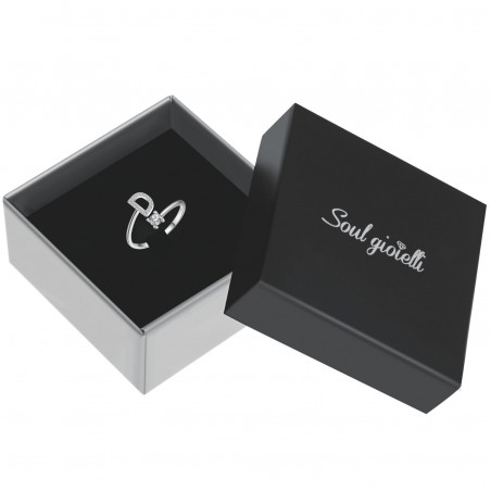 Anello Lettera D nella sua confezione regalo nera con logo Soul Gioielli