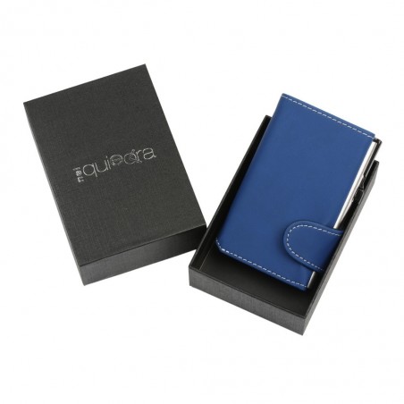 Portafoglio EasyCard in ecopelle blu royal con cuciture bianche e chiusura a linguetta, in confezione rigida nera con logo NelQuieOra.