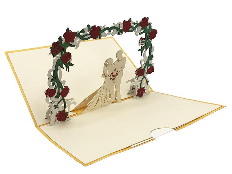 Biglietto Origami 3D Matrimonio aperto con sposi sotto arco floreale tridimensionale