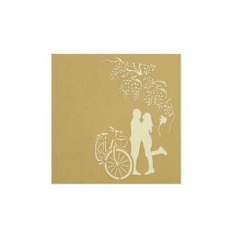 Copertina Biglietto Origami Innamorati con coppia abbracciata sotto albero e biciclette