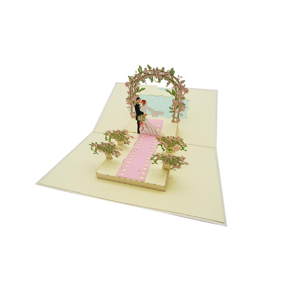 Biglietto Auguri Matrimonio con sposi sulla navata rosa sotto arco floreale 3D