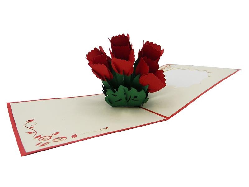 Biglietto Origami 3D aperto con bouquet tridimensionale di rose rosse