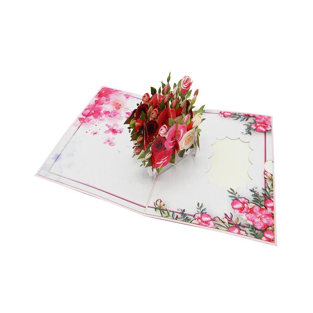 Biglietto pop-up 3D cesto di rose colorate su sfondo floreale