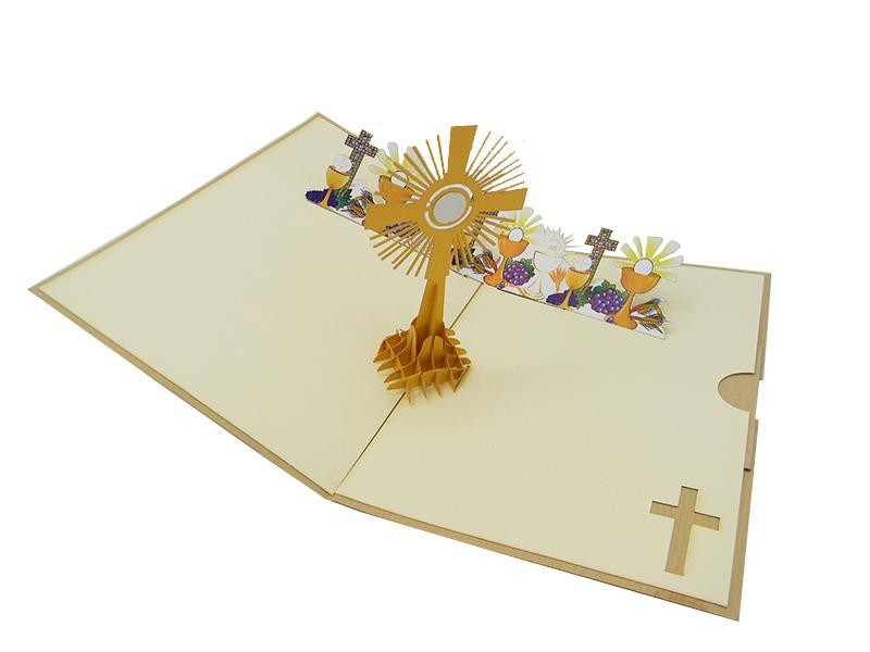 Biglietto Origami 3D Prima Comunione aperto con ostensorio e simboli religiosi tridimensionali