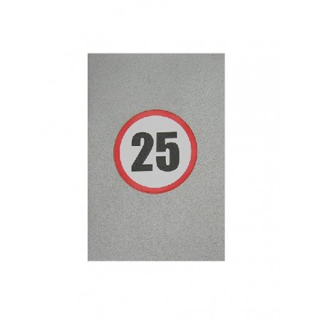 Biglietto pop-up 25 anni con grafica cartello stradale su fondo grigio