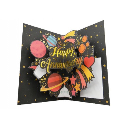 Interno pop-up “Happy Anniversary” con stelle, pianeti e navicella spaziale